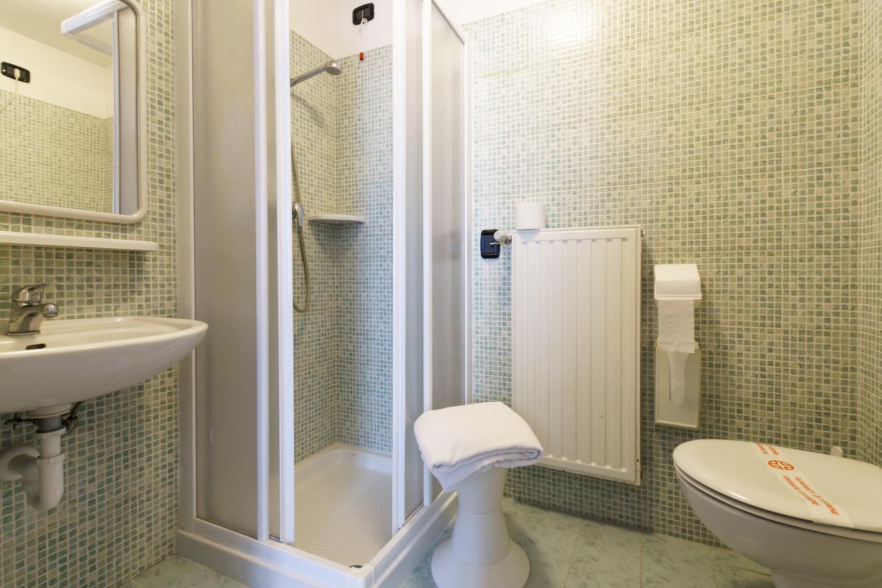 Albergo Roncone Luaran gambar
