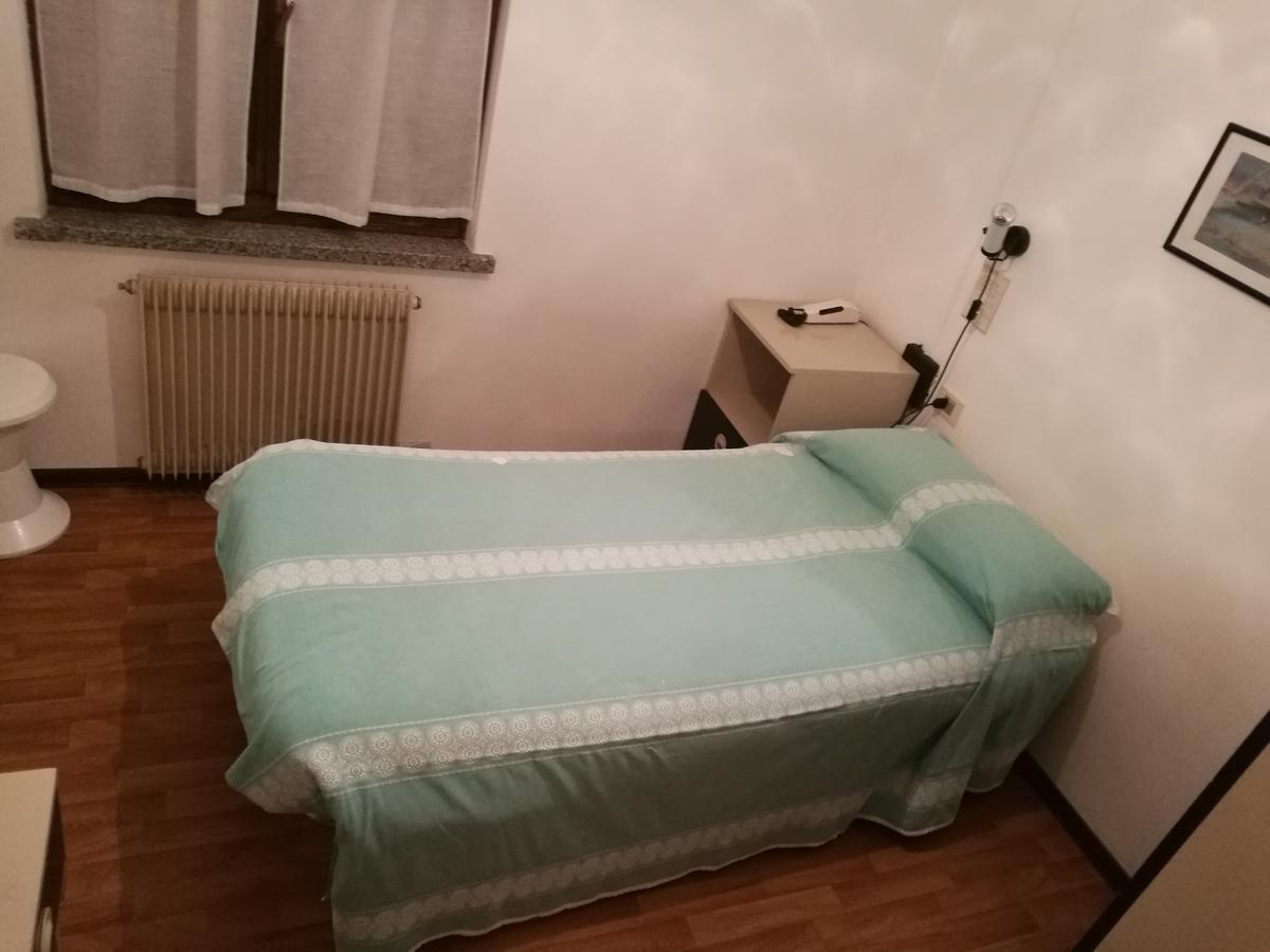 Albergo Roncone Luaran gambar
